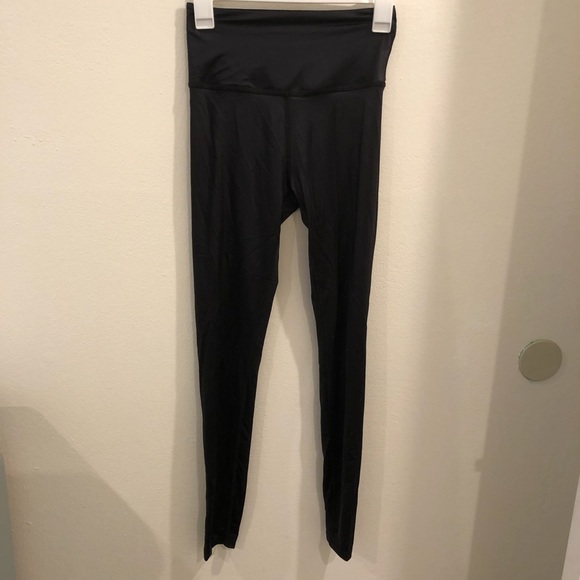 Beyond Yoga Black High Waisted Legging with Stretchy “Leather-like” fabric. - Picture 4 of 8